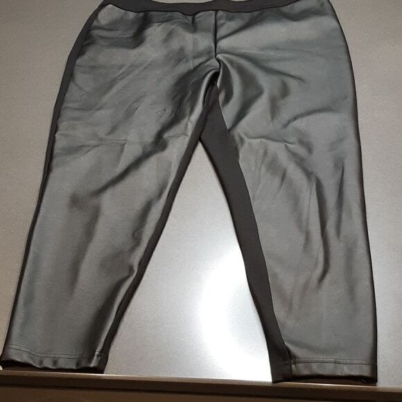 Black Capris with Pleather in Front and Stretchy Material in Back - Picture 9 of 9